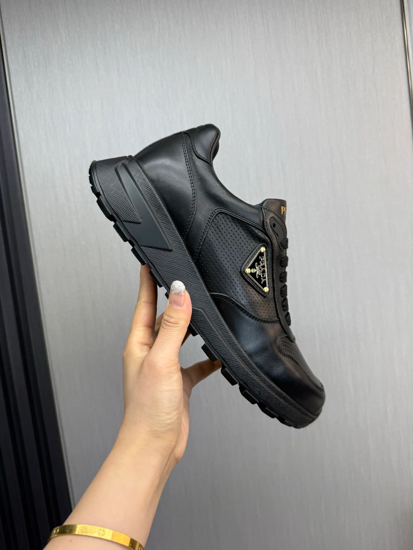 Men's shoes 💰580💰 [PRADA] Men's shoes are popular in the counter, official website is synchronized, 1 high-quality shipment ✔️Original cowhide punching + cowhide lining, 1🆚1 replica, original sole, 38-45 (45 customized, non-refundable)